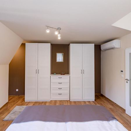 Apartments Menuet Karlovy Vary Phòng bức ảnh