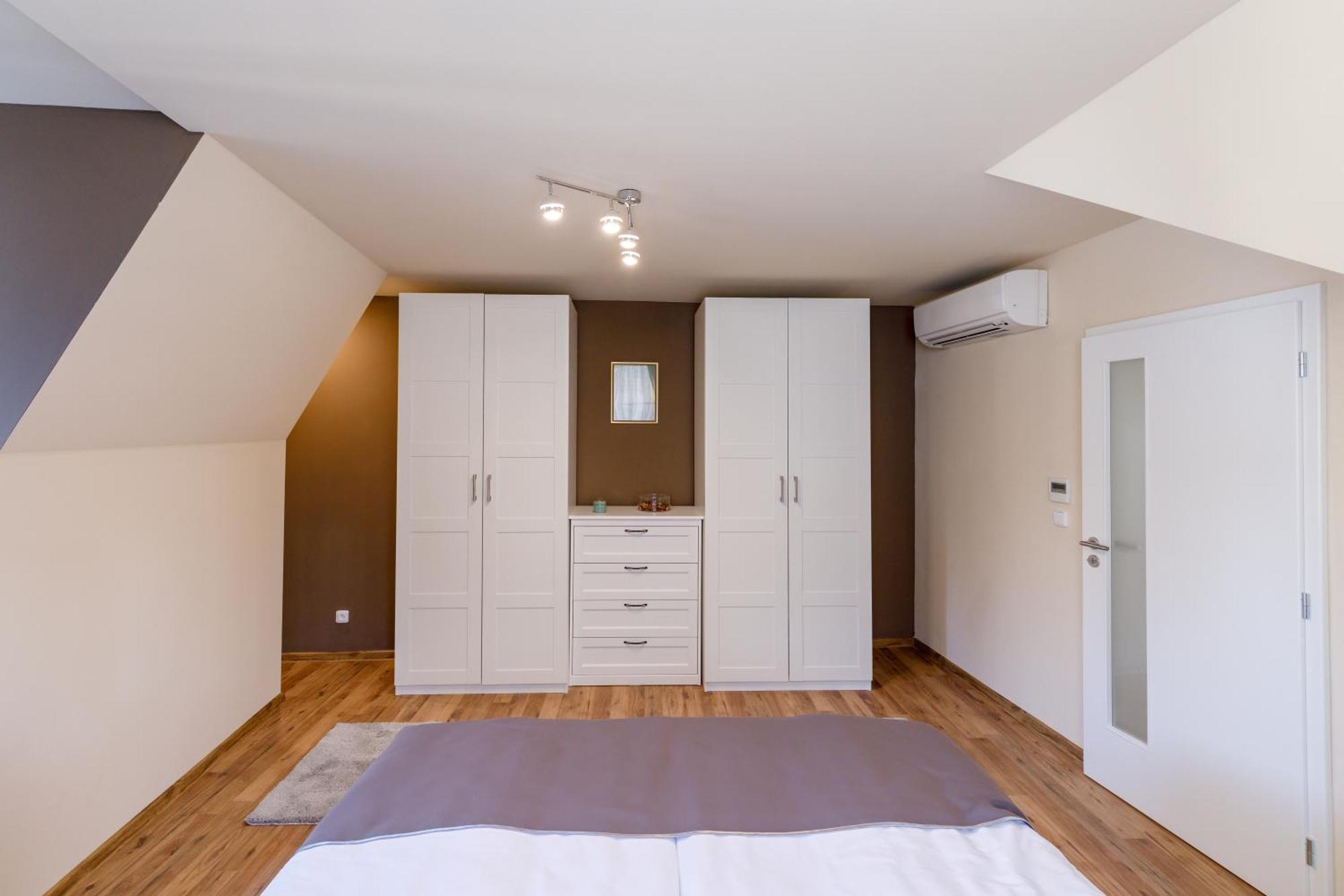 Apartments Menuet Karlovy Vary Phòng bức ảnh