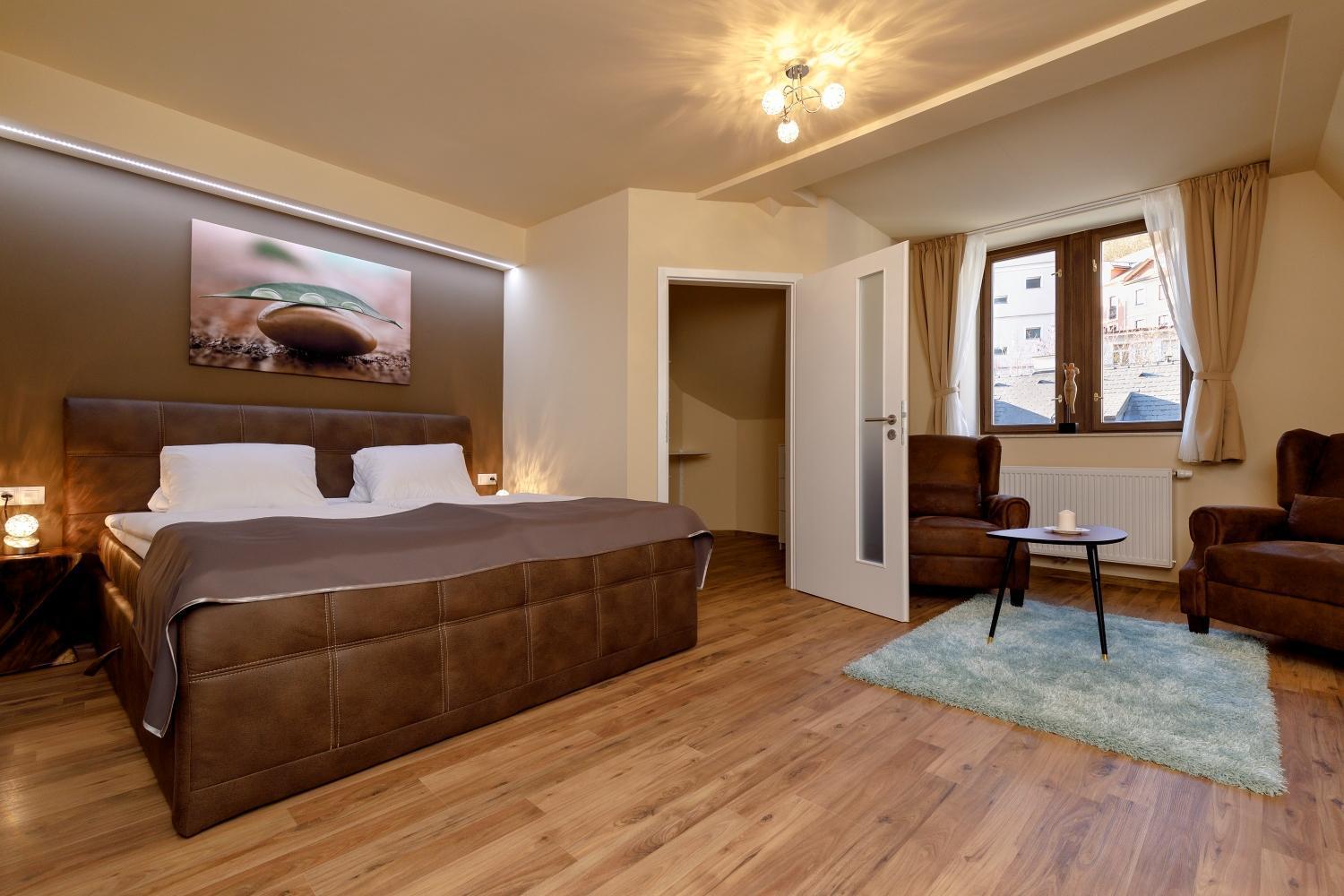 Apartments Menuet Karlovy Vary Phòng bức ảnh