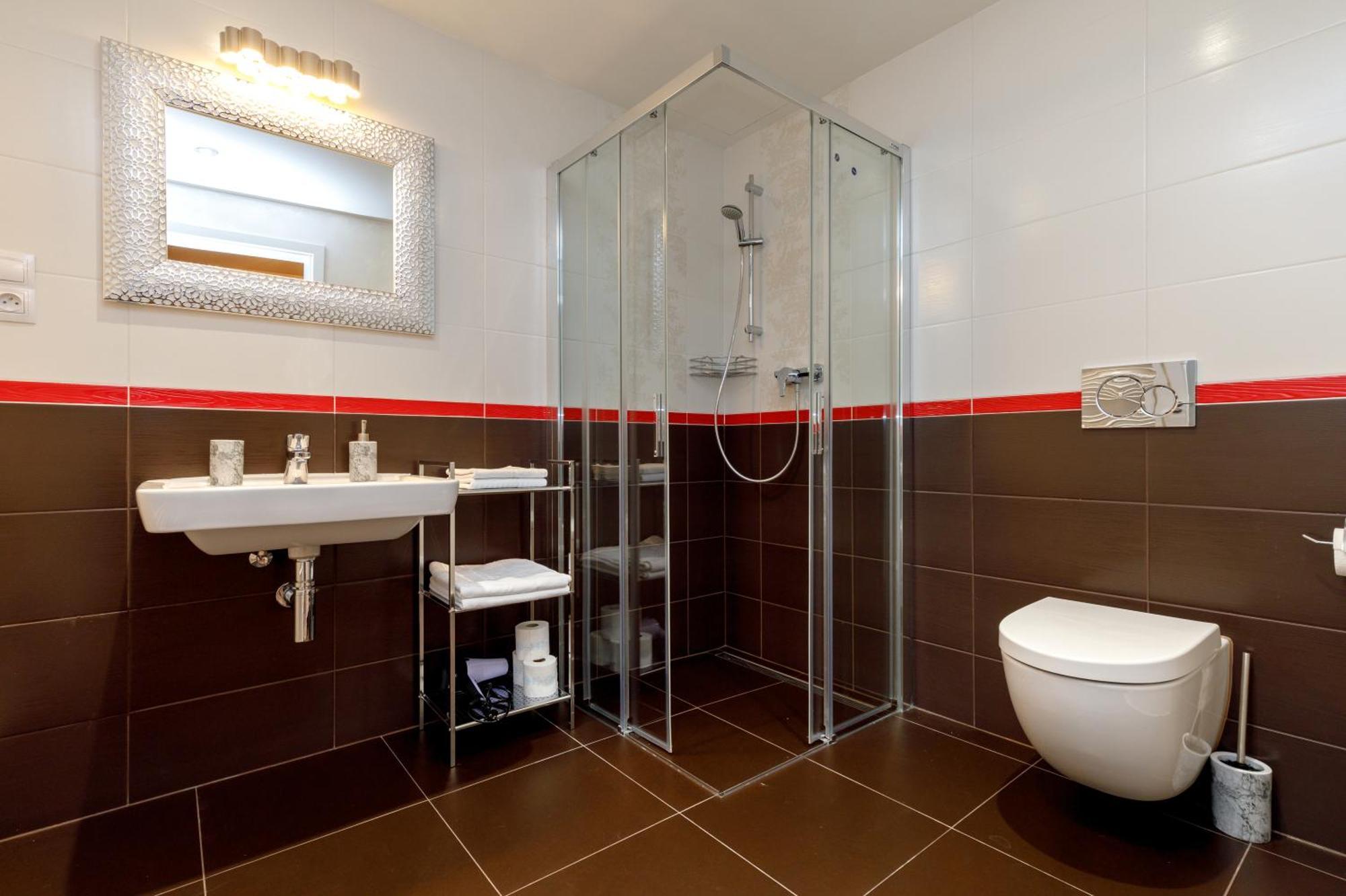 Apartments Menuet Karlovy Vary Phòng bức ảnh