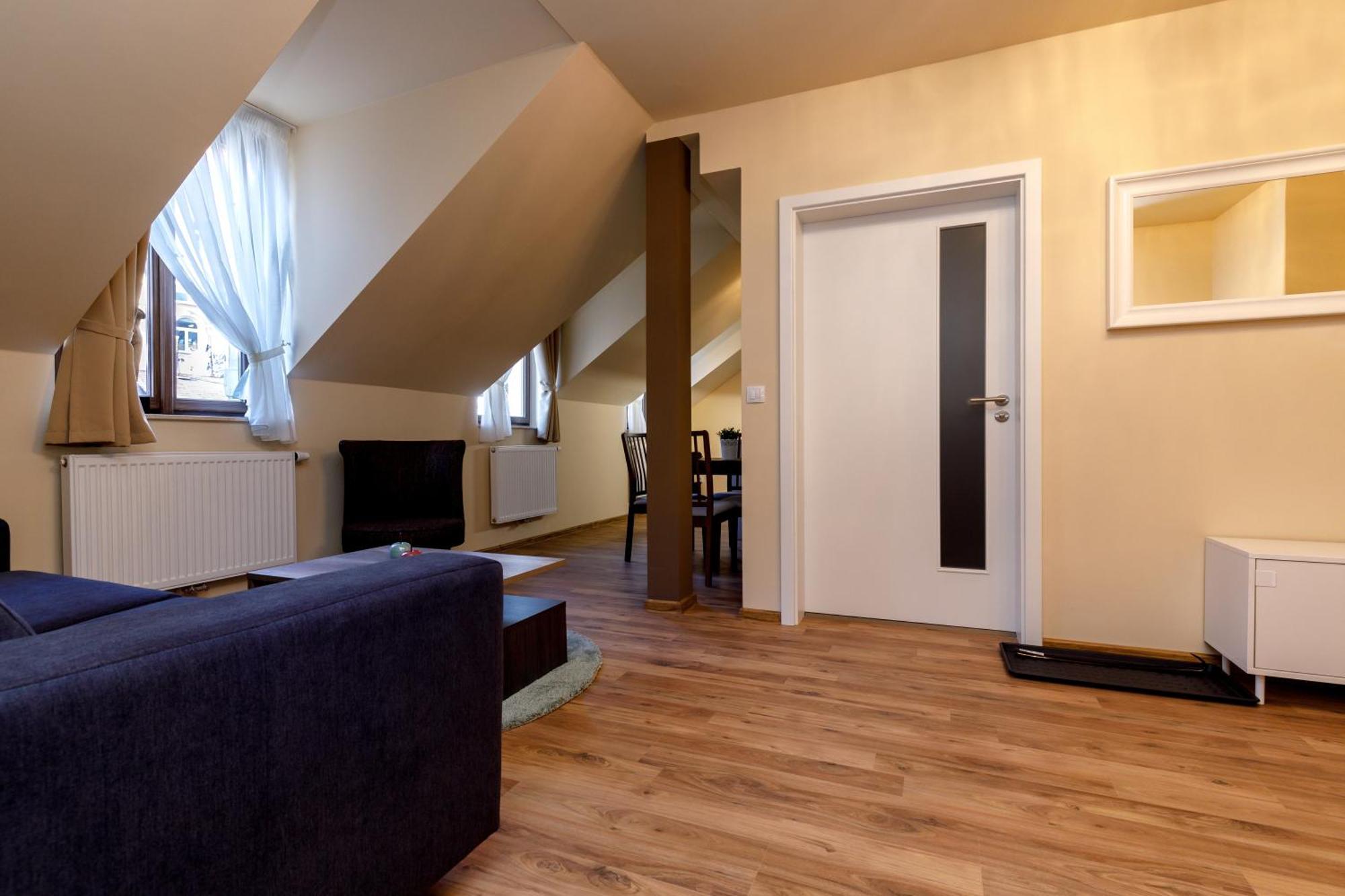 Apartments Menuet Karlovy Vary Phòng bức ảnh