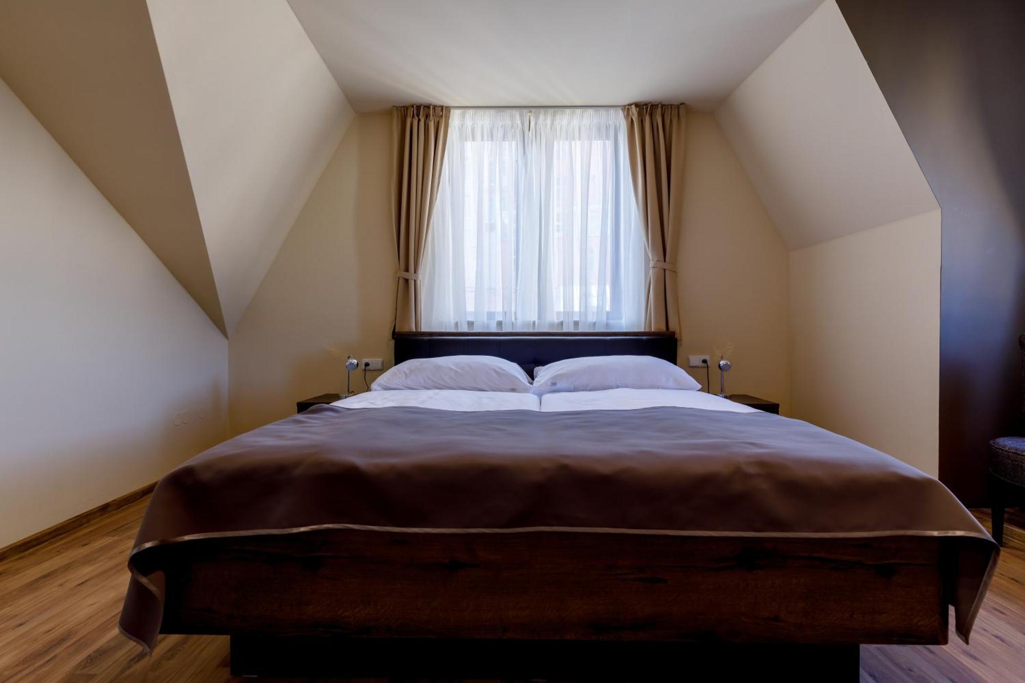 Apartments Menuet Karlovy Vary Phòng bức ảnh