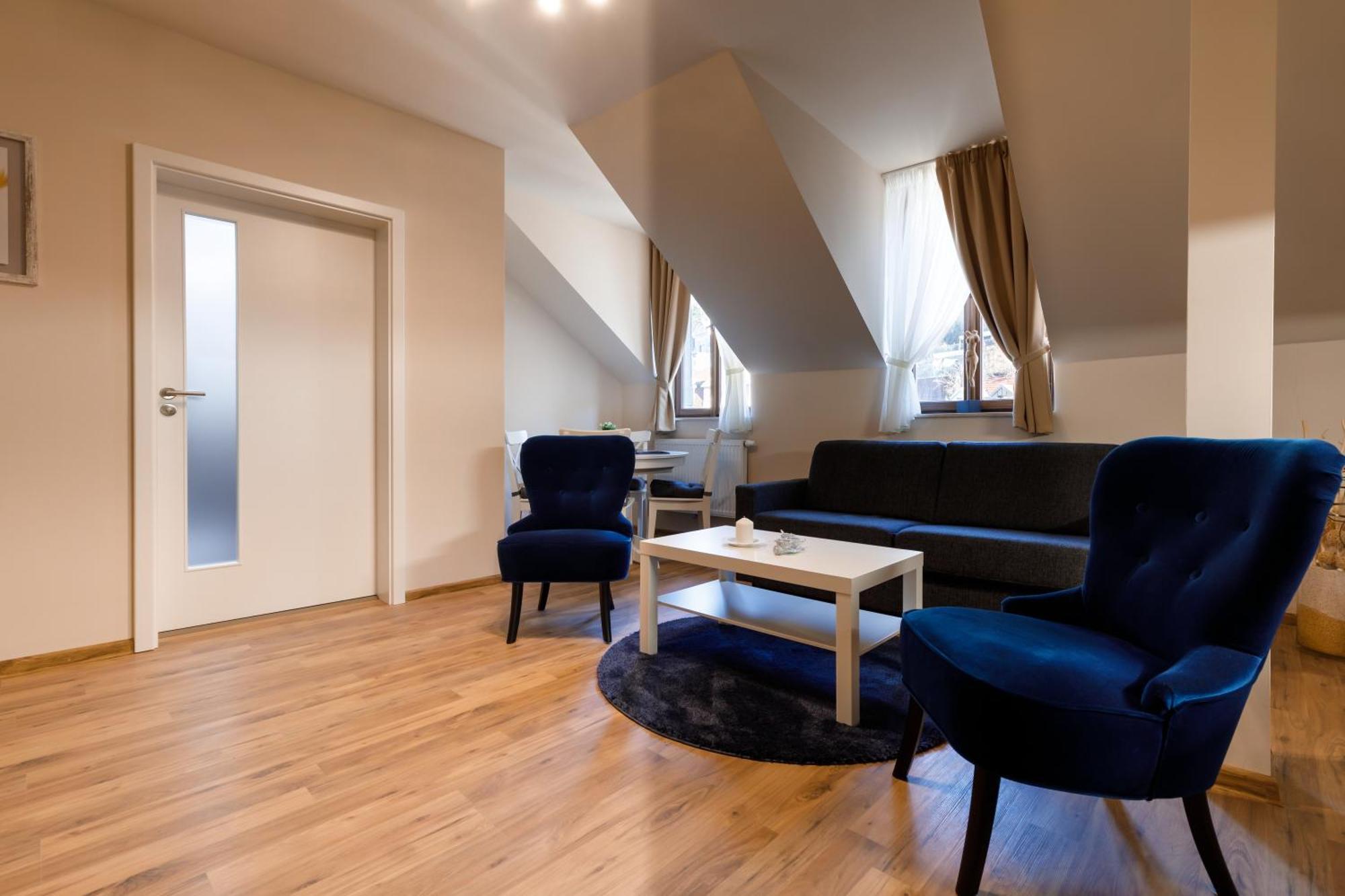 Apartments Menuet Karlovy Vary Phòng bức ảnh
