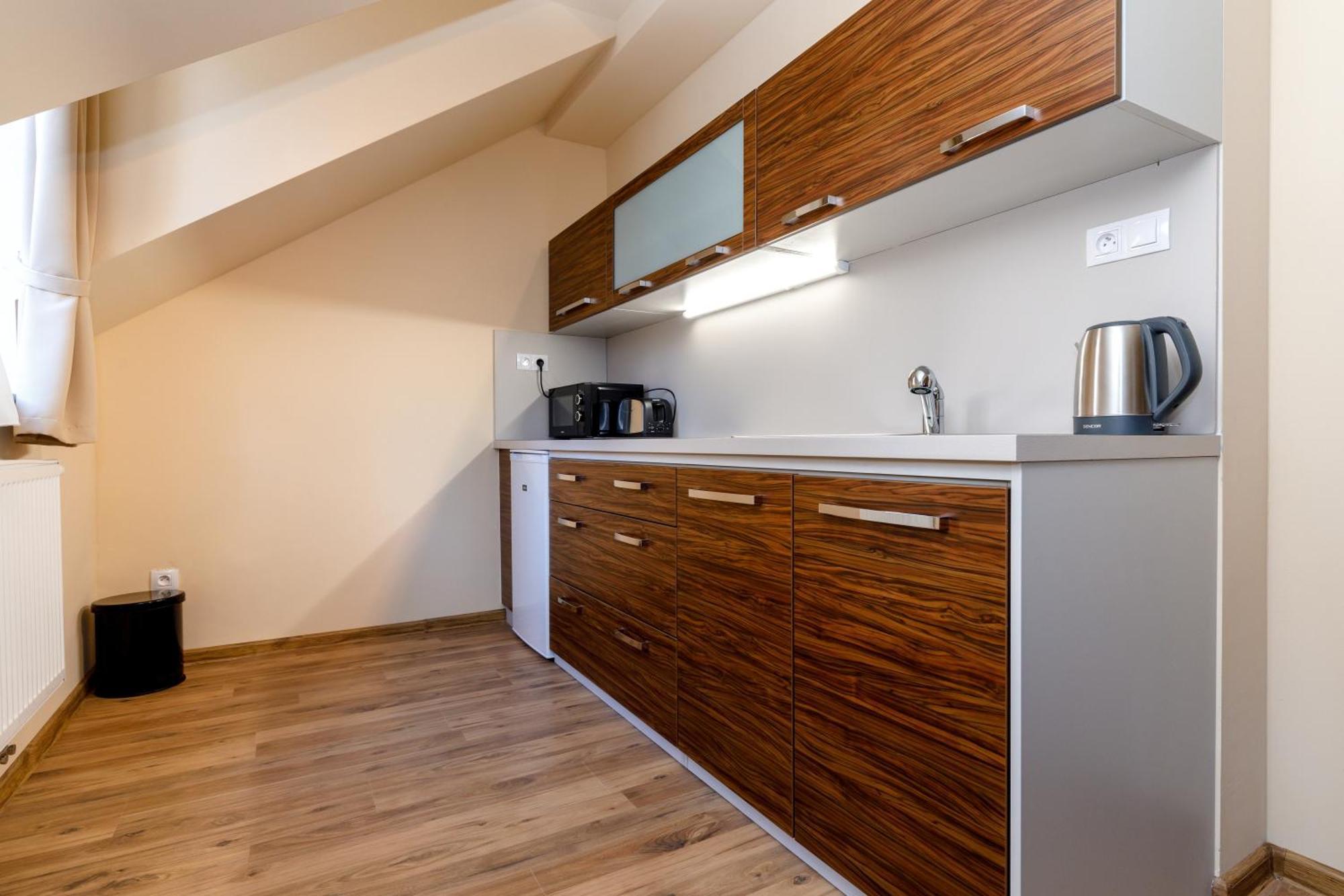 Apartments Menuet Karlovy Vary Phòng bức ảnh