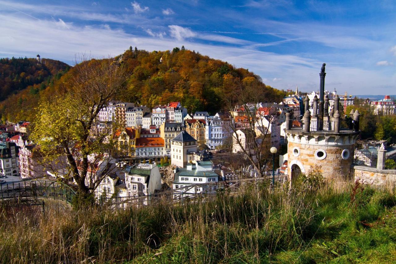 Apartments Menuet Karlovy Vary Ngoại thất bức ảnh