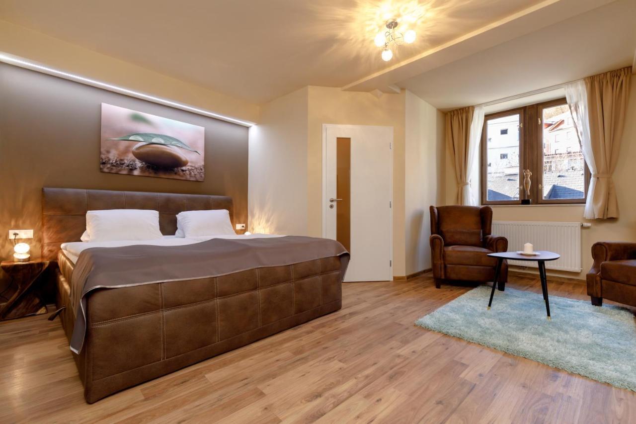 Apartments Menuet Karlovy Vary Ngoại thất bức ảnh