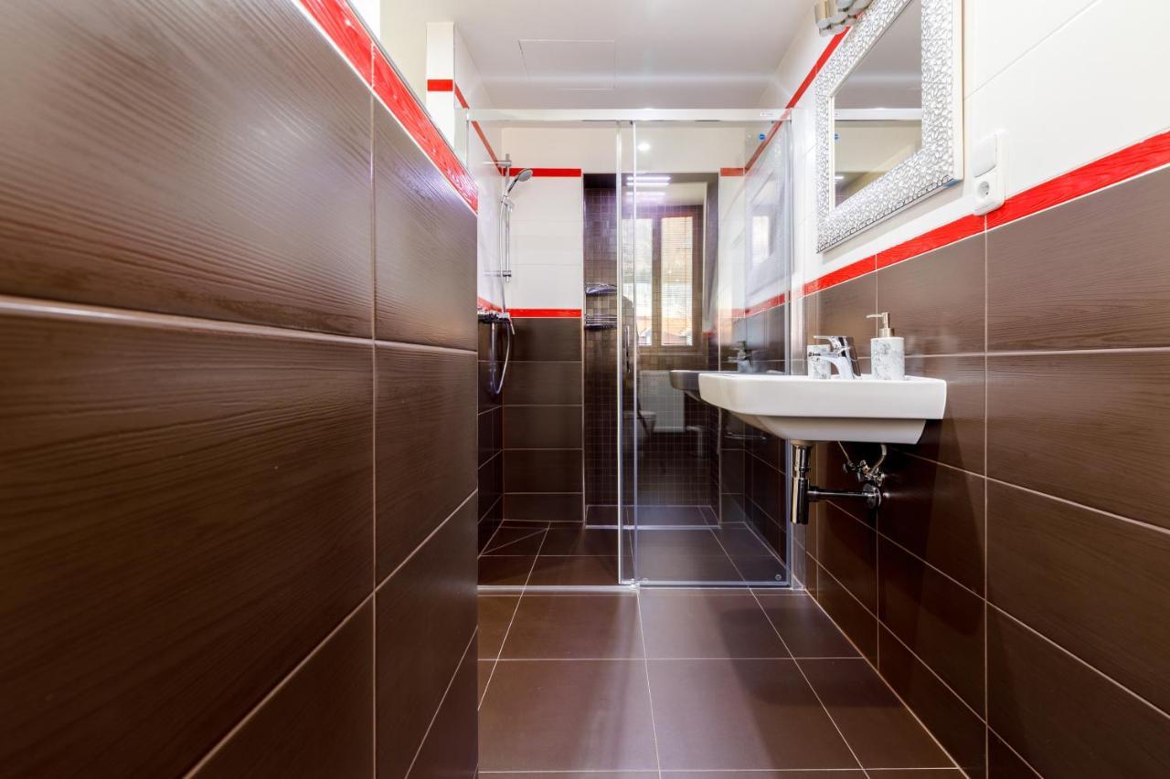 Apartments Menuet Karlovy Vary Ngoại thất bức ảnh