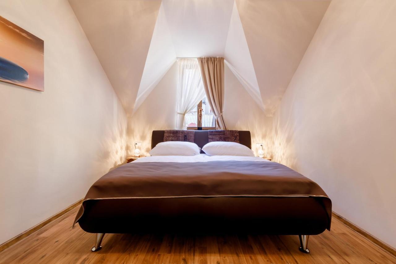 Apartments Menuet Karlovy Vary Ngoại thất bức ảnh