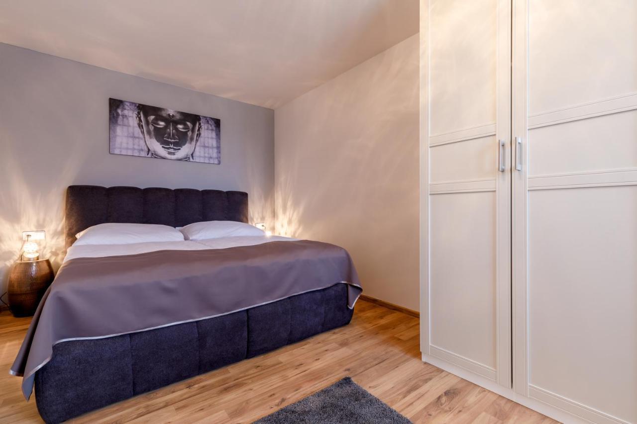 Apartments Menuet Karlovy Vary Ngoại thất bức ảnh