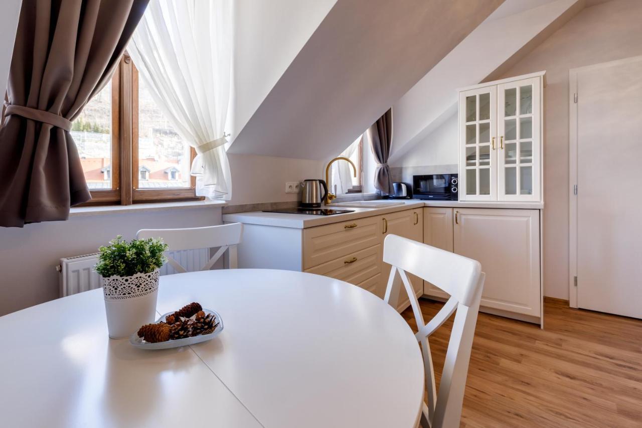 Apartments Menuet Karlovy Vary Ngoại thất bức ảnh