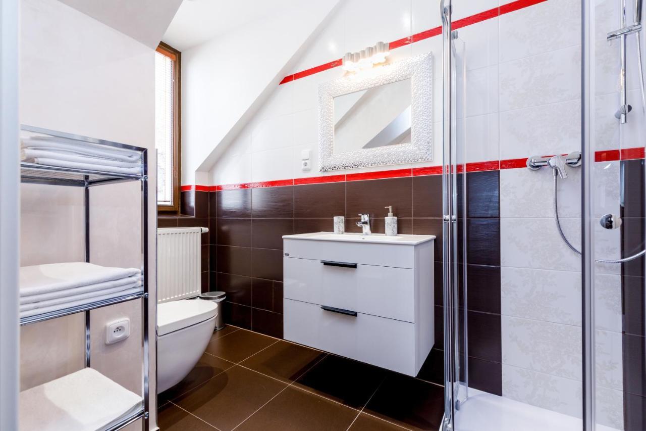 Apartments Menuet Karlovy Vary Ngoại thất bức ảnh
