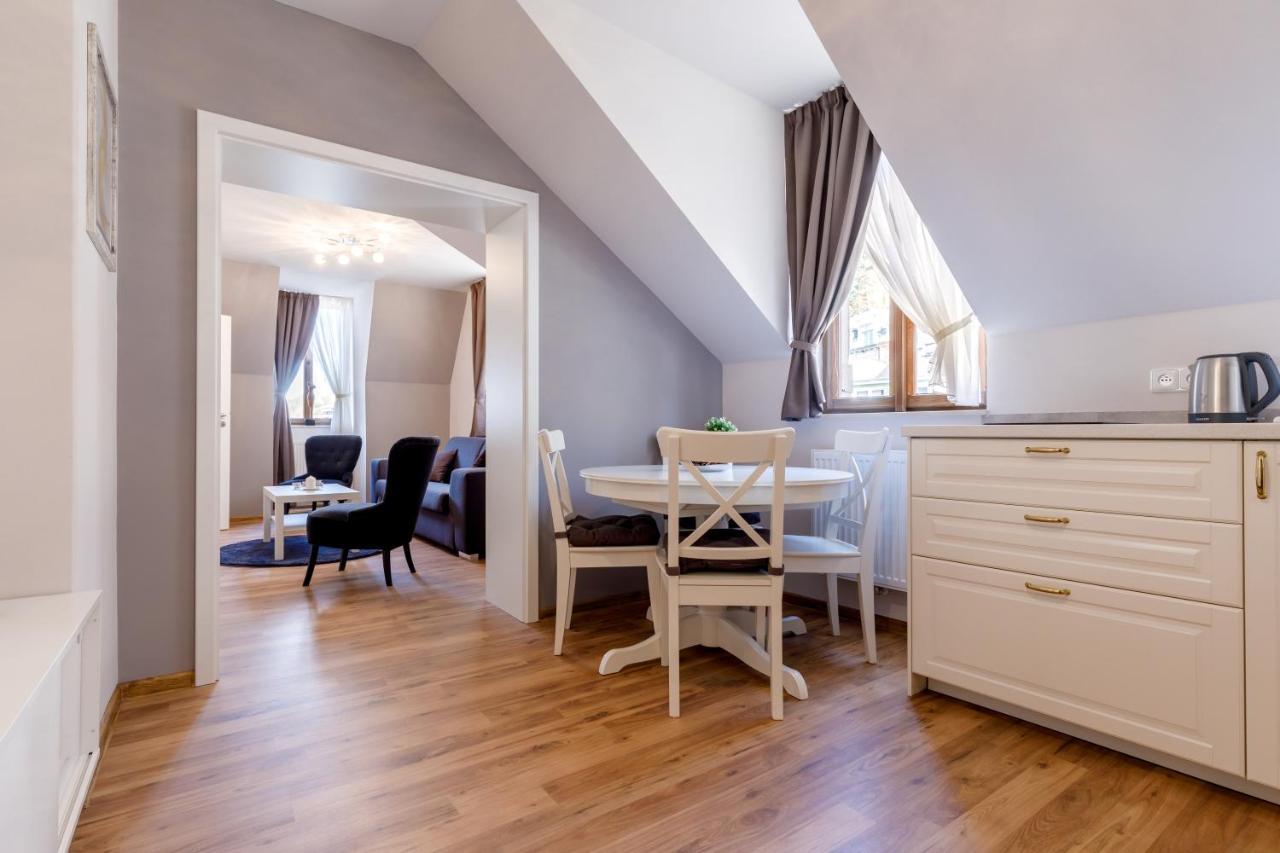 Apartments Menuet Karlovy Vary Ngoại thất bức ảnh