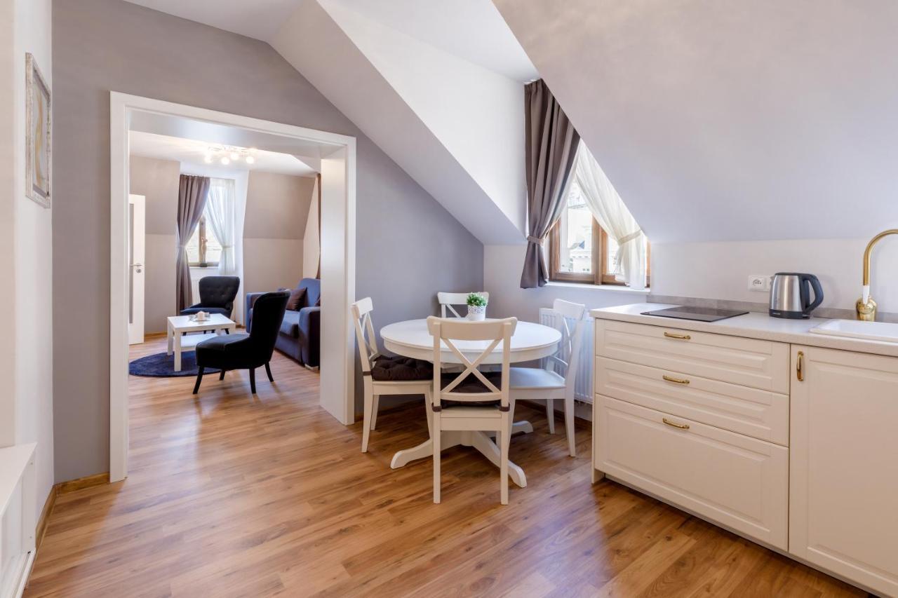 Apartments Menuet Karlovy Vary Phòng bức ảnh